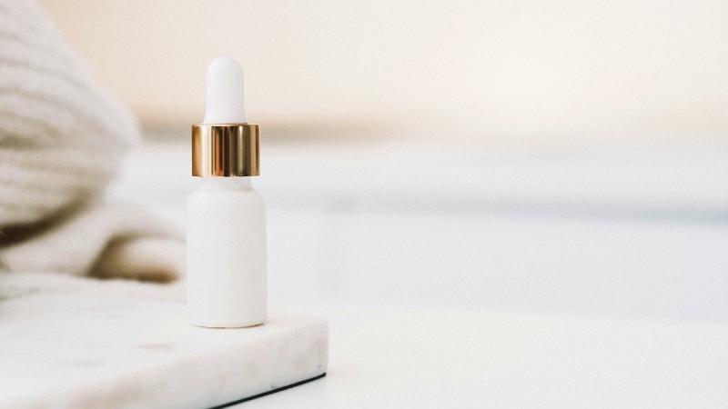 Top 5 Hyaluronic Acid Serums for Deep Hydration in 2025