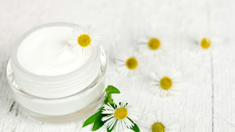 Top Retinol Creams for Anti-Aging: Gentle Options for Beginners in 2025