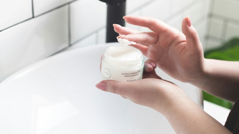 Skincare 101: Building a Simple Hydrating Routine for Men and Women in 2025